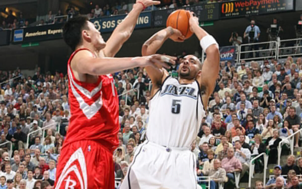 拜亚：C罗是所有人的榜样；大罗就像野兽各方面都远超常人（拜亚：C罗堪为众人楷模；大罗如猛兽般全方位超越常人）