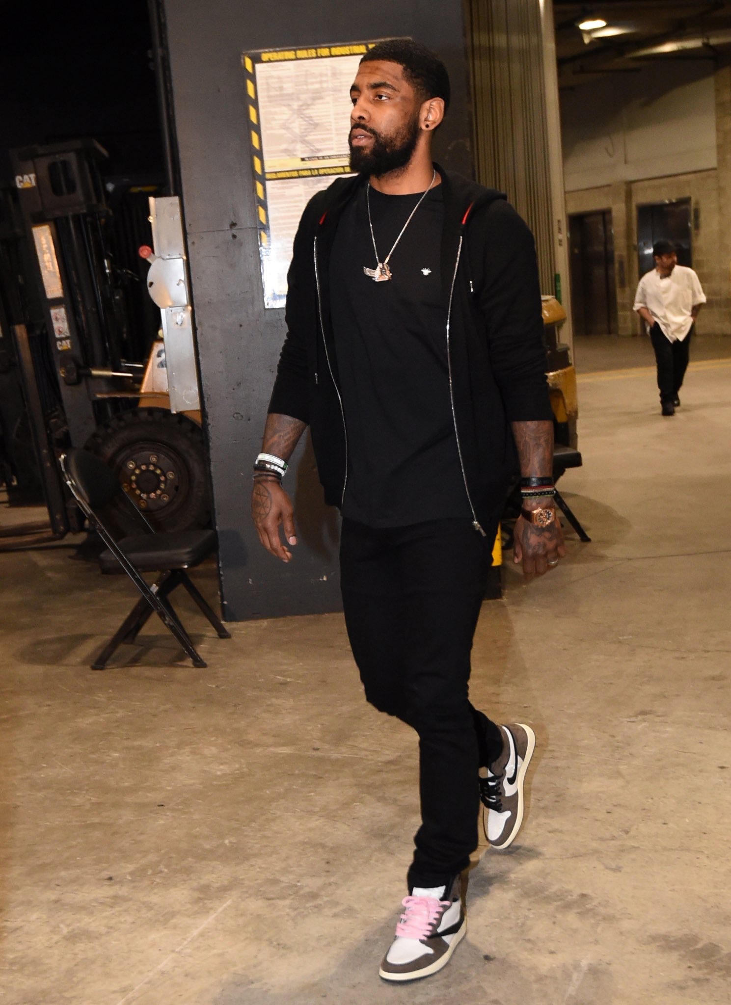 美记：国王正持续关注加兰动向，后者或想去能掌控进攻球队（美媒：国王密切关注加兰动态 他或倾向加盟拥有进攻主控权的球队）