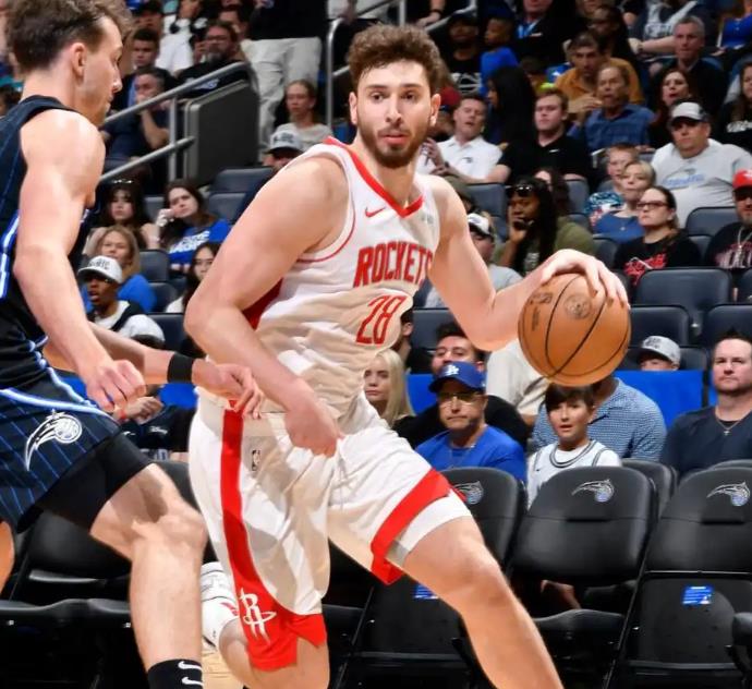 欧冠：皇马客场2-0完胜国际米兰（欧冠赛场：皇马客场2-0击败国际米兰）