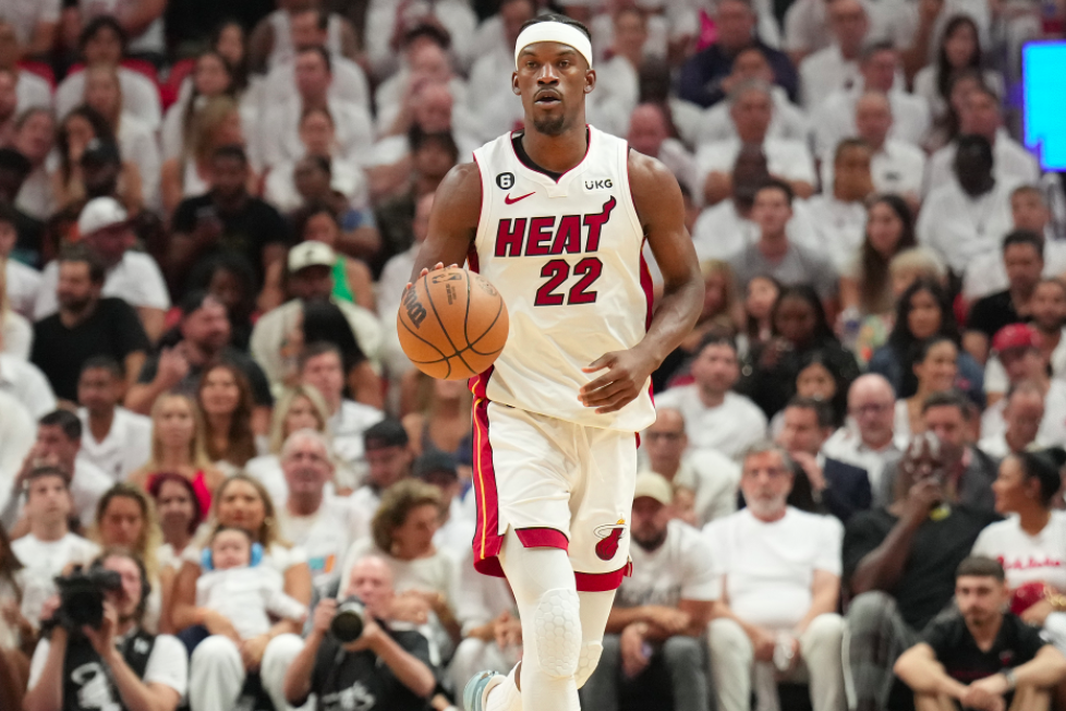 简直是能攻善守！昔日落选秀已经成为了太阳的后场支柱？（攻守全面！昔日落选秀如今扛起太阳后场大旗？）