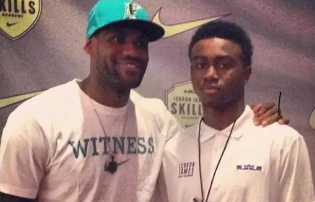 马卡：皇马高层连夜开会，确定欧冠对曼城是阿隆索生死战（马卡报称：皇马高层连夜商议，认定欧冠战曼城将成阿隆索的生死之战）