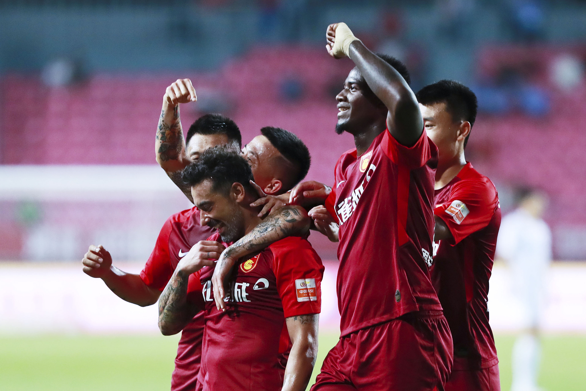 阿迪将为中国U15-U16球员搭建海外集训平台，选拔教练赴海外深造（阿迪将为中国U15-U16球员设立海外集训平台 并选派教练赴海外深造）