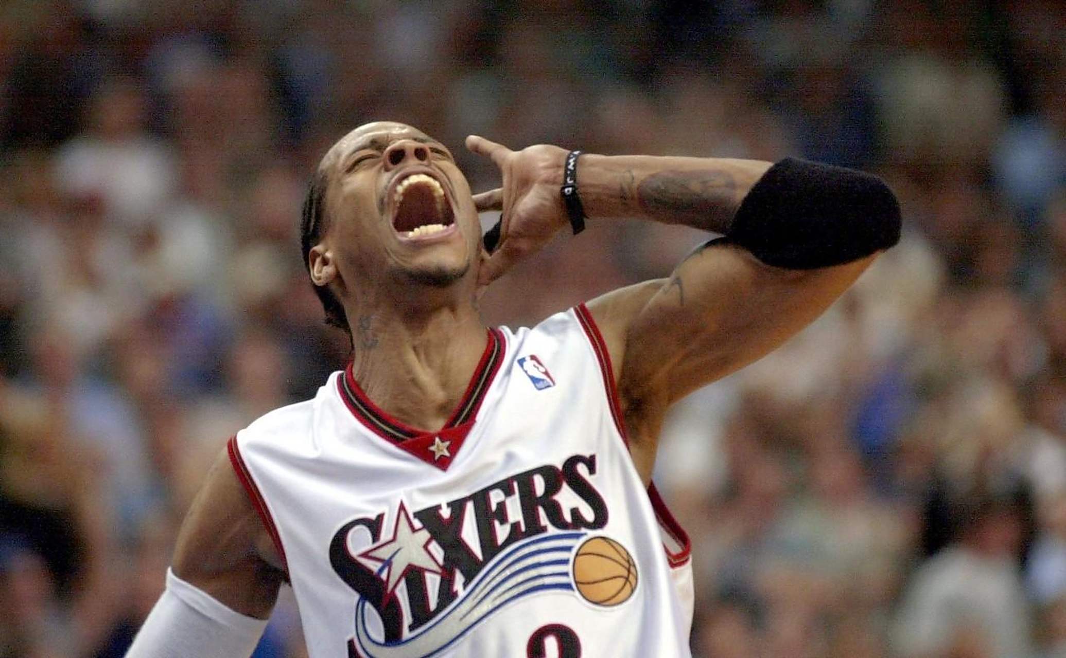 青岛西海岸总经理：郑智确实是球队新任主帅候选人之一（青岛西海岸总经理确认：郑智进入新任主帅候选行列）