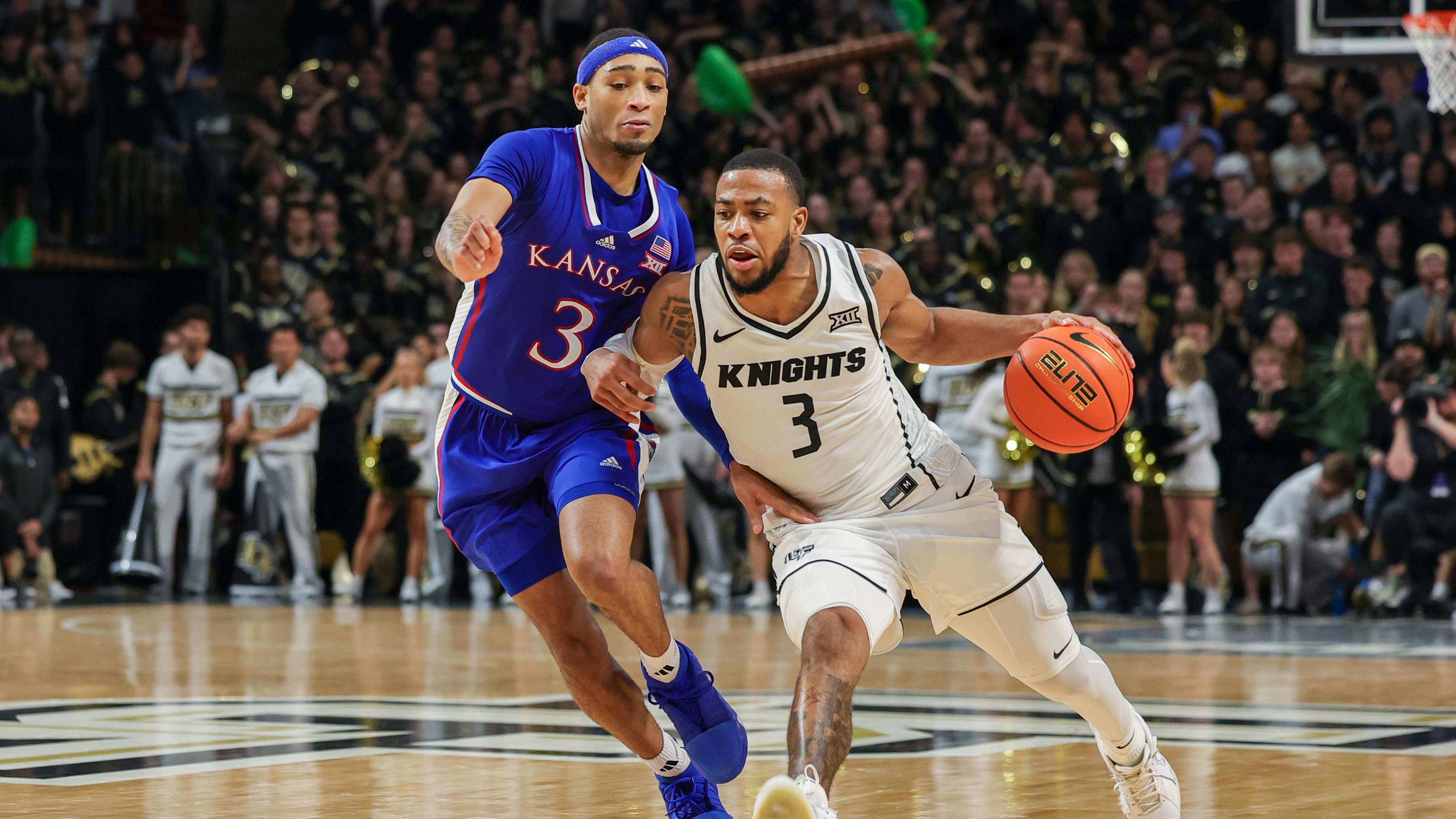 足球中超发布赛程海报，视觉效果炸裂（中超公布赛程海报，视觉冲击力爆棚）