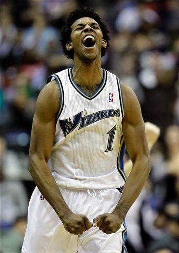 埃里克：阿劳霍是个非常受欢迎的人，我们正敞开双臂等他归来（埃里克：阿劳霍人气极高，我们张开双臂迎接他的回归）