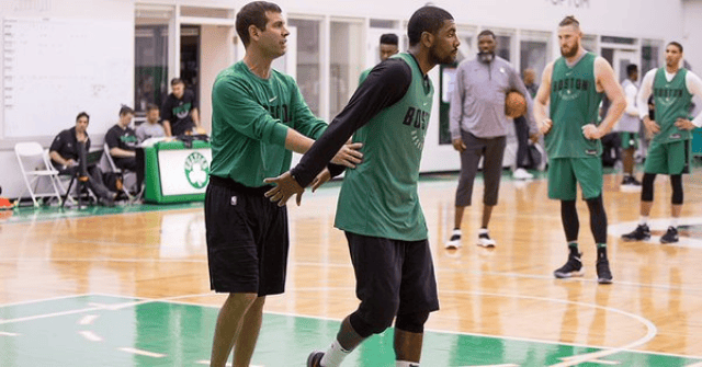 成都蓉城祝贺铜梁龙冲超：期待我们明年中超赛场见（成都蓉城恭贺铜梁龙冲超成功：相约明年中超见）