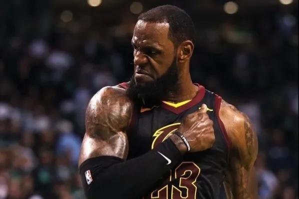 快船队近期表现不尽如人意，球队在多场比赛中遭遇了失利。（快船队近期状态不佳，多场比赛接连失利）