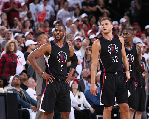 篮球勇士球员训练营表现亮眼（勇士队球员在训练营中表现出色）