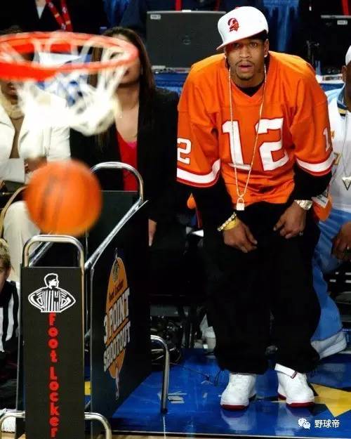 米兰总监：米兰德比的胜利有利建队，魔笛是老将但场上最有活力（米兰高层：同城德比告捷利于建队，魔笛虽为老将仍是场上最有活力）