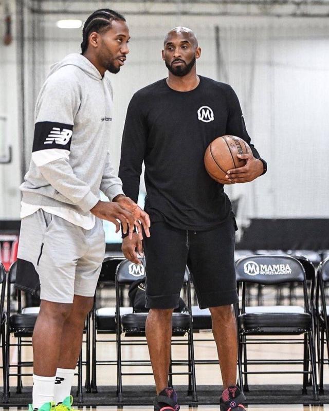 范戴克回应萨拉赫道歉问题，称属内部事宜需俱乐部处理（范戴克就萨拉赫道歉一事表态：属队内事务，交由俱乐部处理）