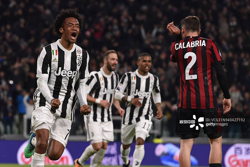 英超半场：内托冲顶破门，吉滕斯献助攻，切尔西1-0伯恩利（英超半场战报：吉滕斯送助攻，内托头球建功，切尔西暂1-0伯恩利）