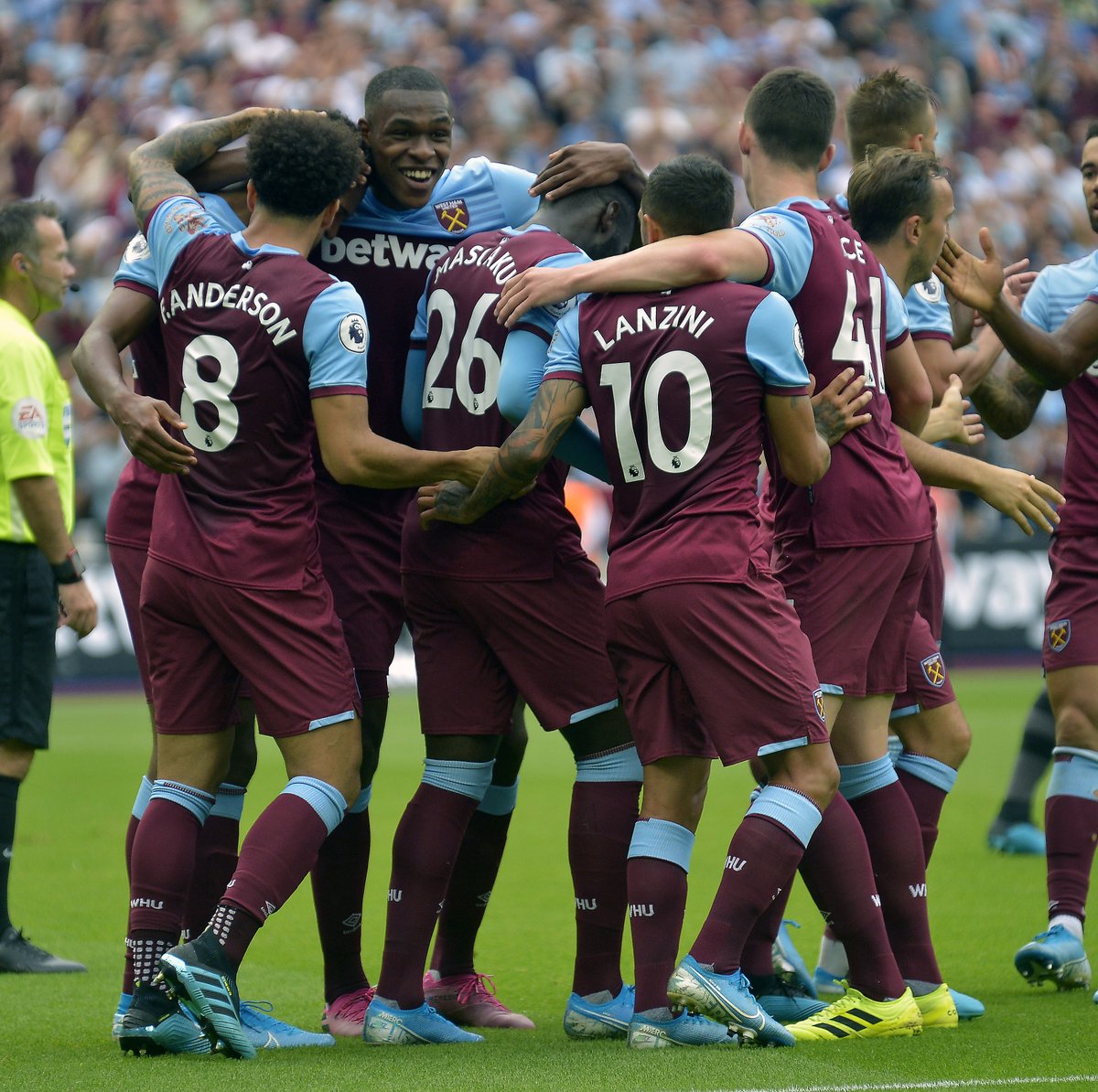 阿纳别科夫对阵奥林匹亚科斯数据：单场8扑救，多次扑出必进球（阿纳别科夫战奥林匹亚科斯：单场8次扑救，屡次拒绝必进球）