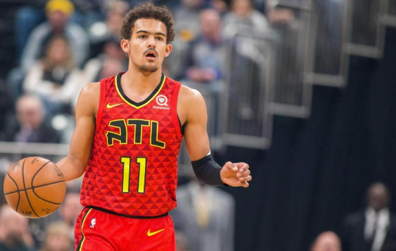 篮球火箭旧将回归休城，粉丝热烈欢迎（前火箭球员重返休斯敦，球迷热情欢迎）